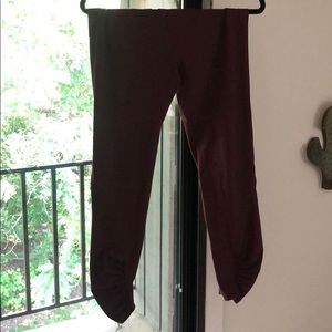 Lululemon cropped tights cranberry